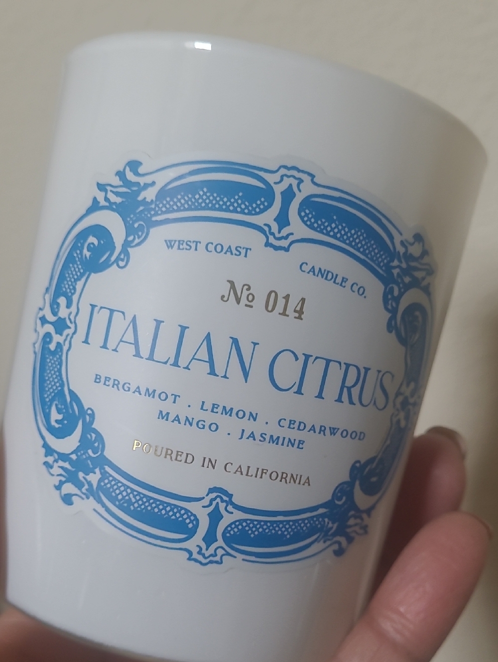 Italian Citrus Scented Candle - White - Picture 3 of 4